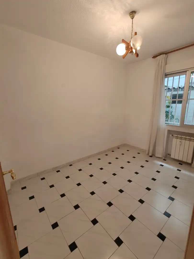 Piso en venta en Alcorcón con Calefacción, Terraza y Piscina comunitaria