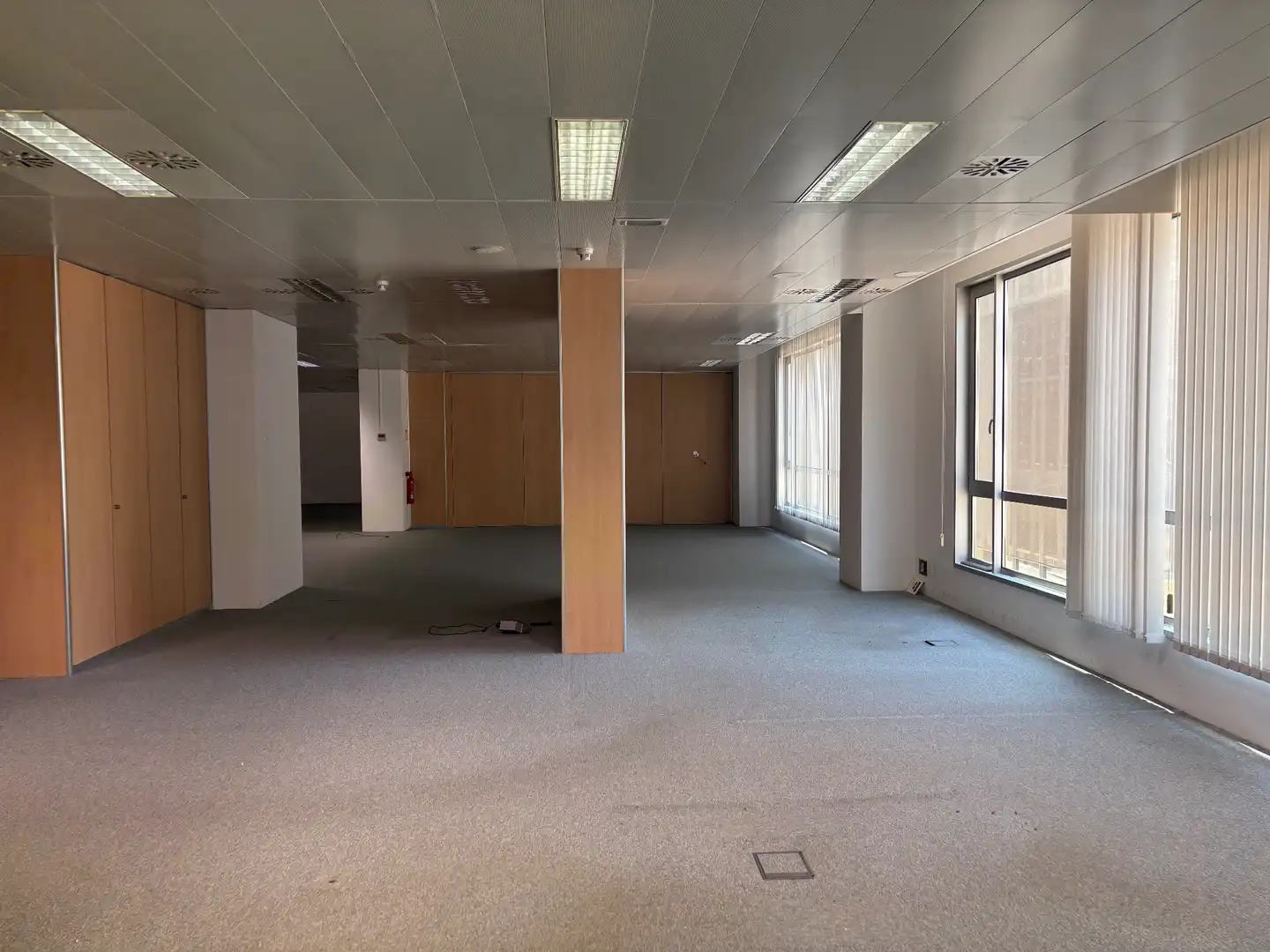 Büro zum Verkauf in Barcelona mit Klimaanlage, Heizung und Internet