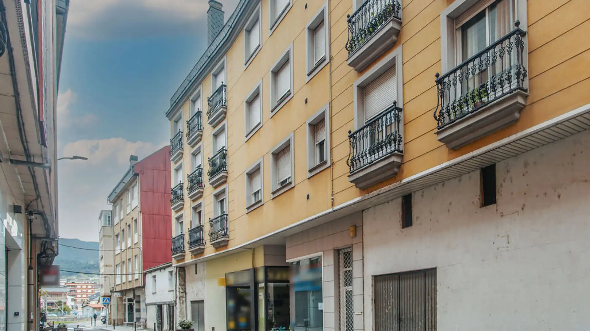 Vista exterior de Piso en venta en O Barco de Valdeorras   con Trastero