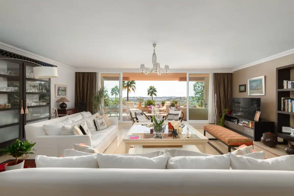 Flat with lift for sale in Nueva Andalucía, imagen 2
