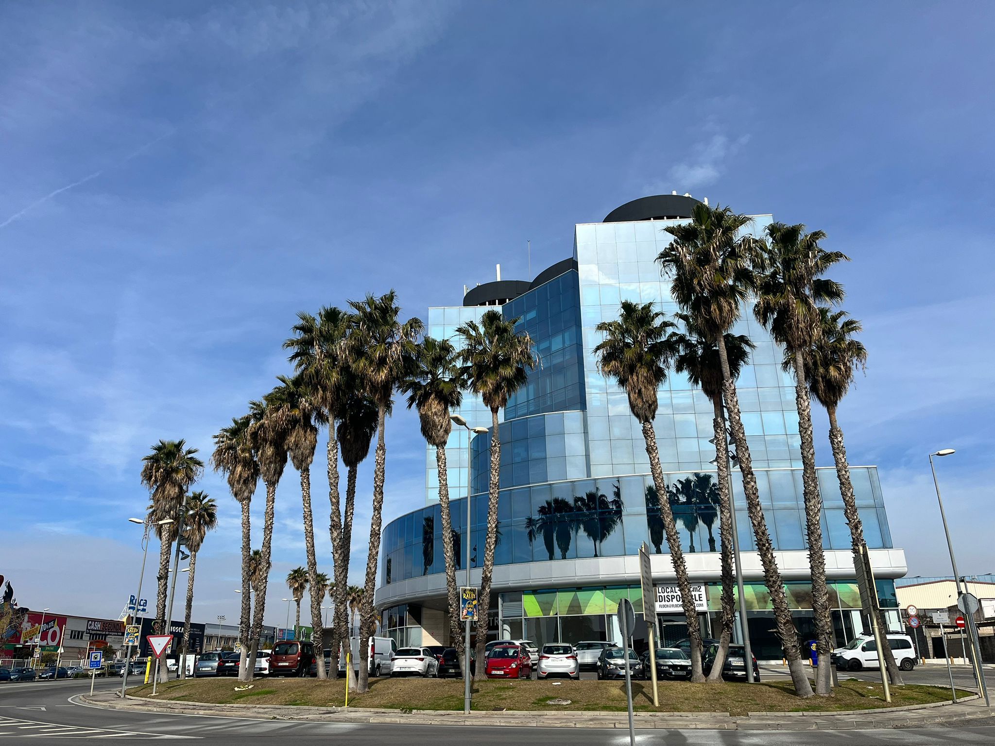 Vista exterior de Oficina en venda en Vilanova i la Geltrú amb Aire condicionat i Calefacció