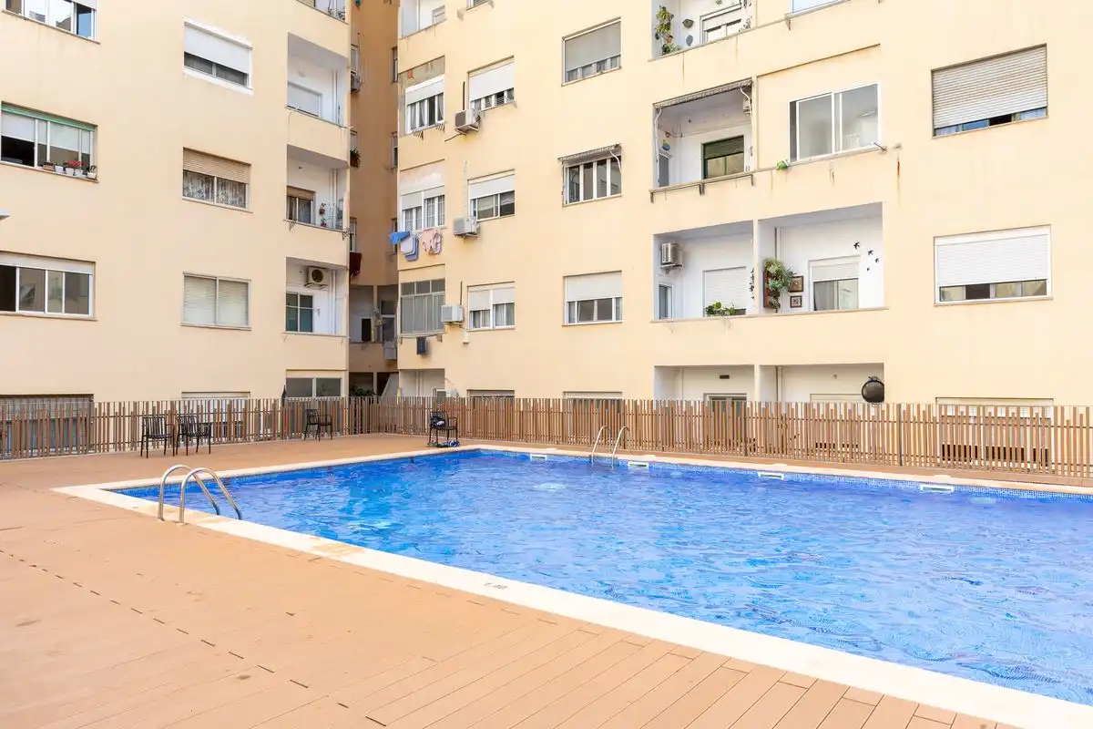 Piscina de Pis en venda en Valencia amb Calefacció, Piscina i Moblat