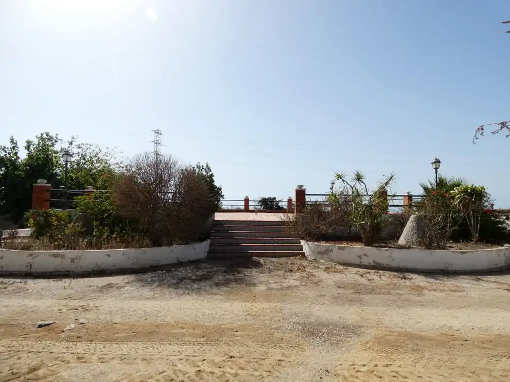 Country homes for sale in Almayate