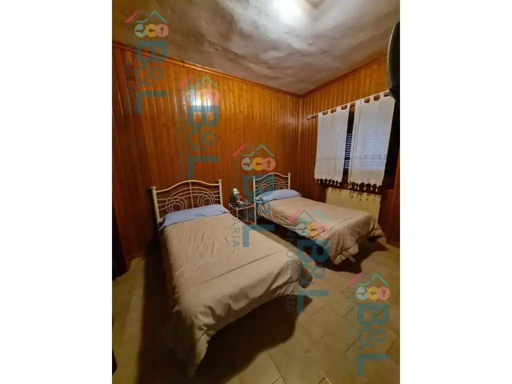Habitación de Local en venta en Cortegana con Aire acondicionado y Amueblado