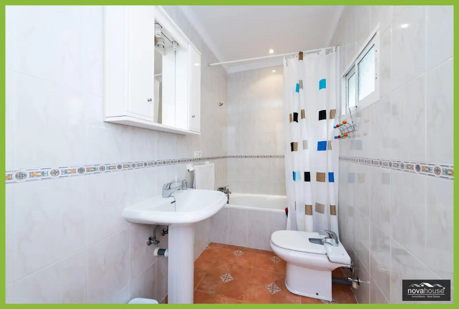 Baño de Finca rústica en venta en Nerja con Aire acondicionado, Trastero y Piscina