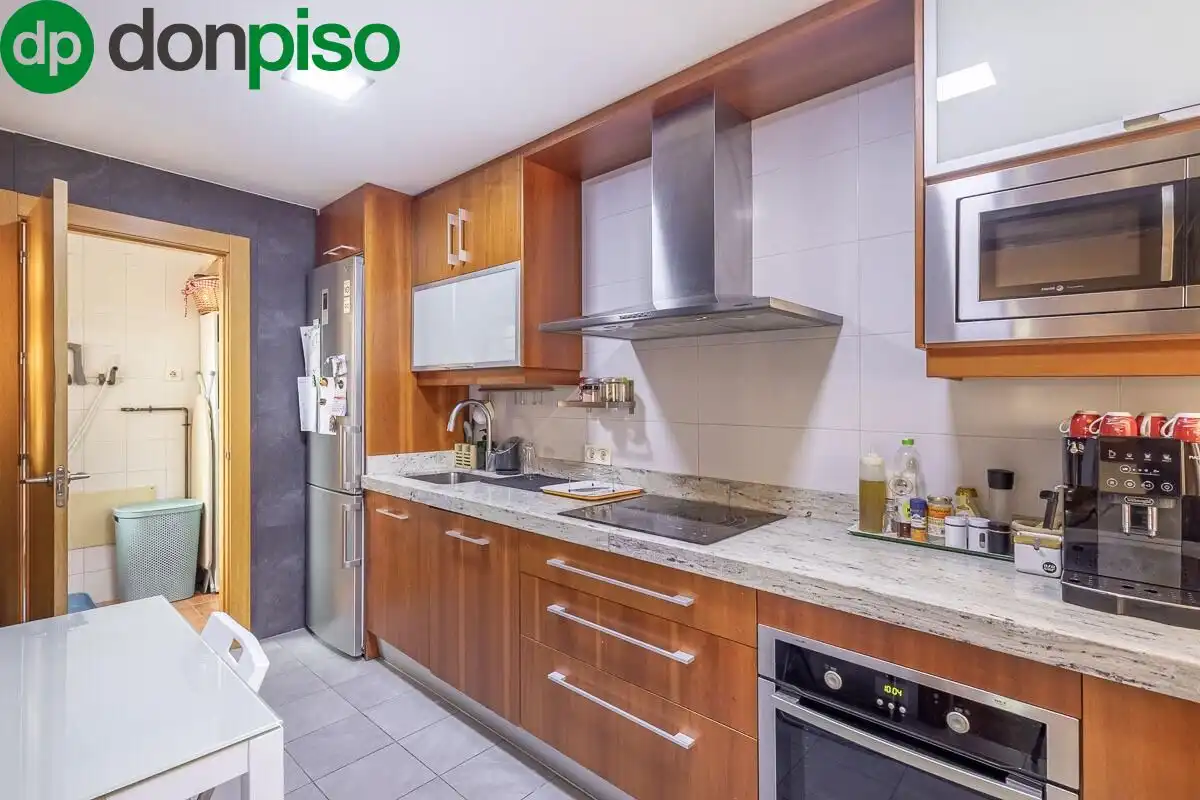 Cocina de Casa adosada en venta en Armilla con Calefacción, Terraza y Amueblado