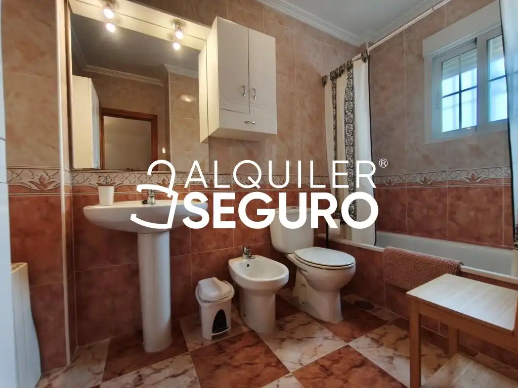 Baño de Casa o chalet de alquiler en Elche / Elx con Aire acondicionado, Terraza y Piscina