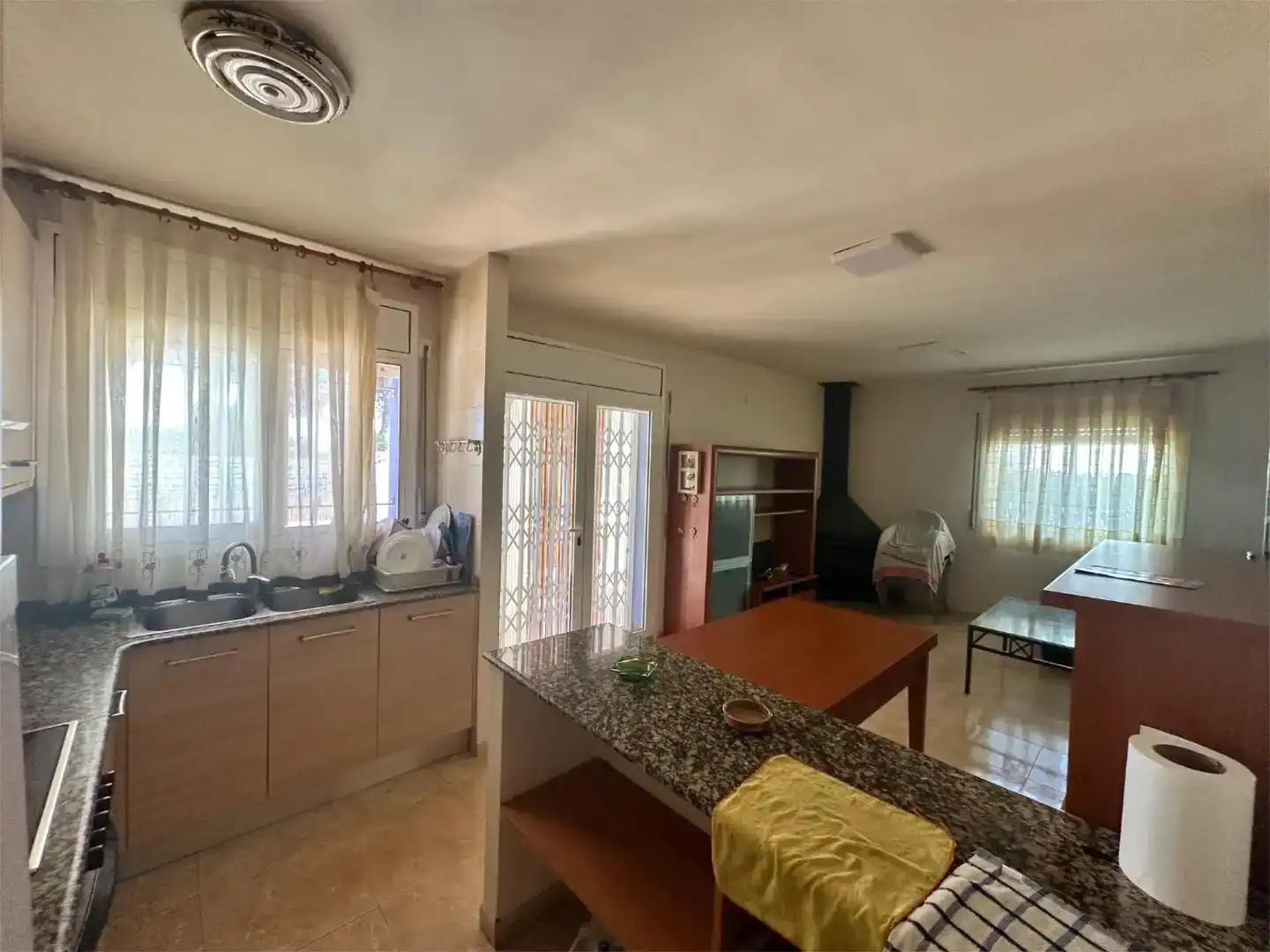 Cuina de Pis en venda en Deltebre amb Aire condicionat, Jardí privat i Traster