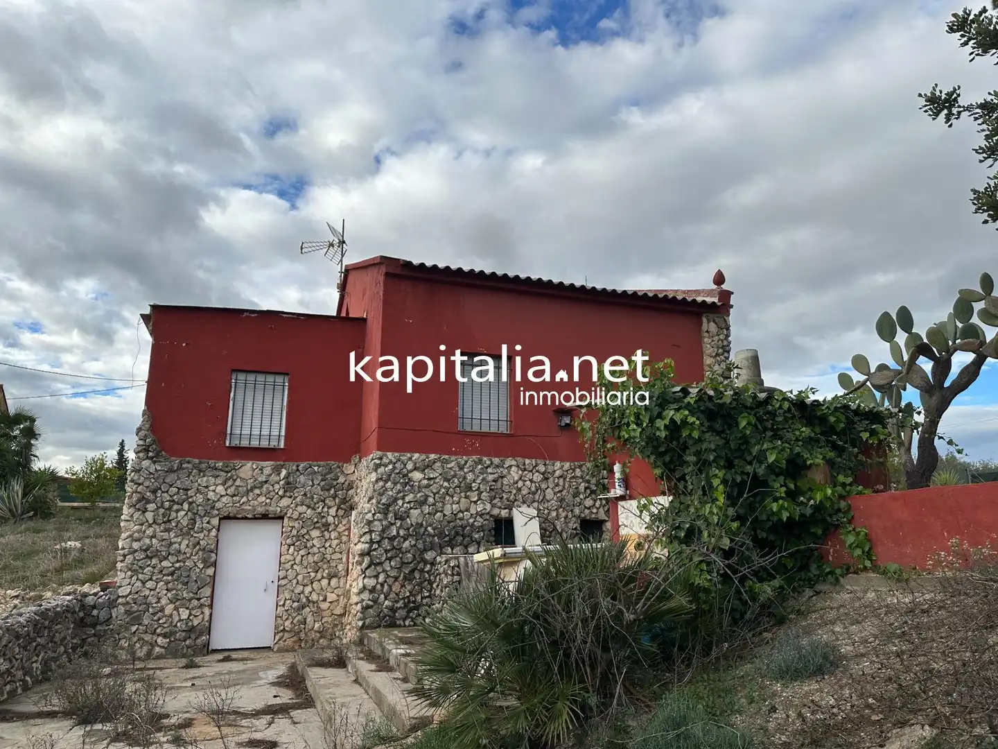 Exterior view of Country homes for sale in Ontinyent  with Private garden, Storage room and Swimming Pool