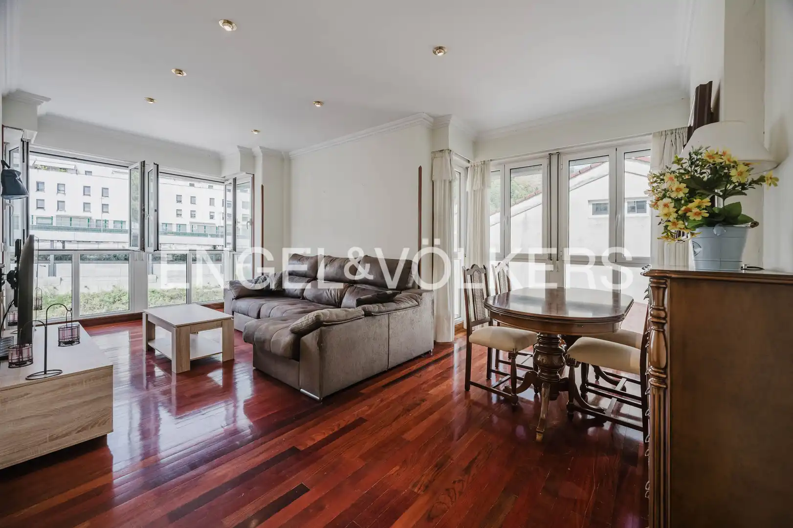 Flat with lift for sale in Karmen Kalea