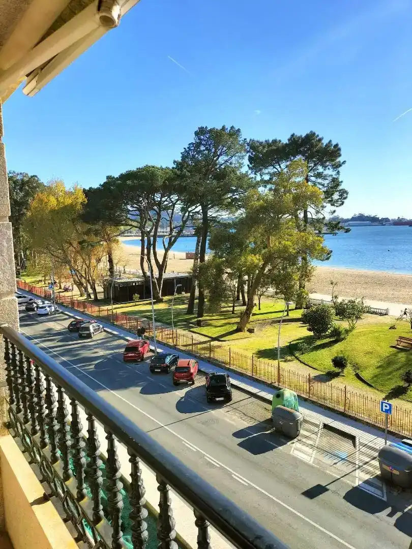 Vista exterior de Pis en venda en Vilagarcía de Arousa amb Terrassa i Balcó