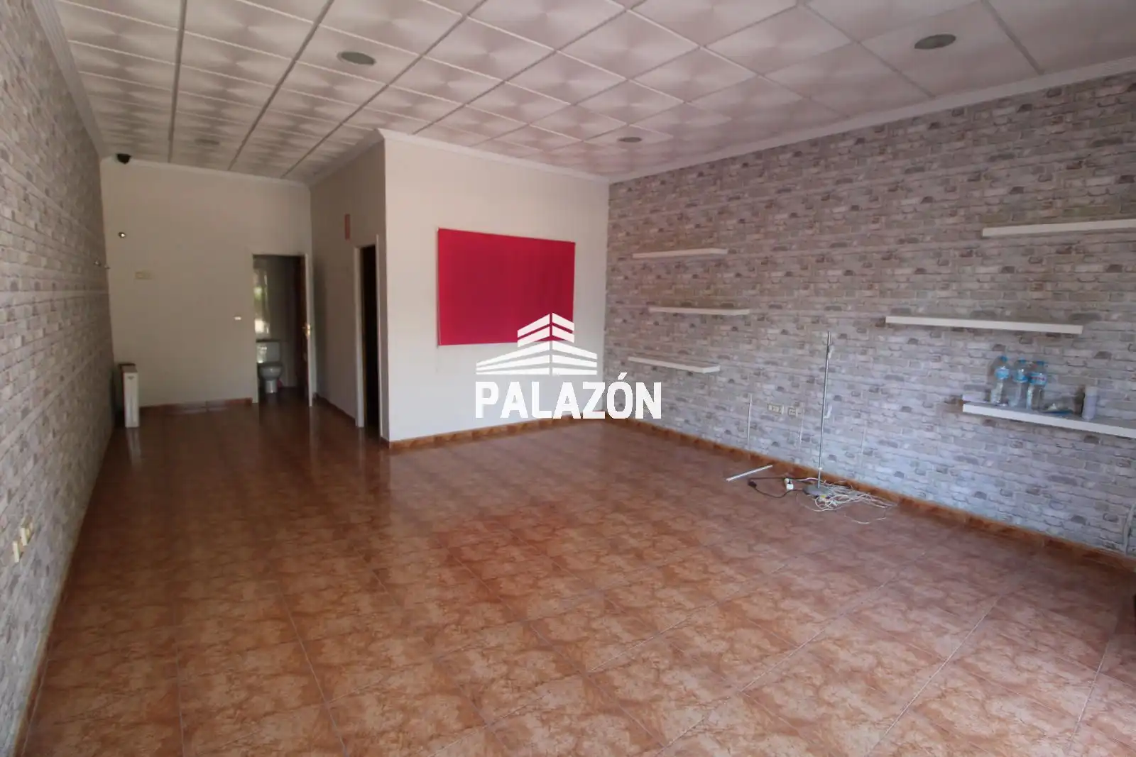 Locale commerciale in affitto a Catral