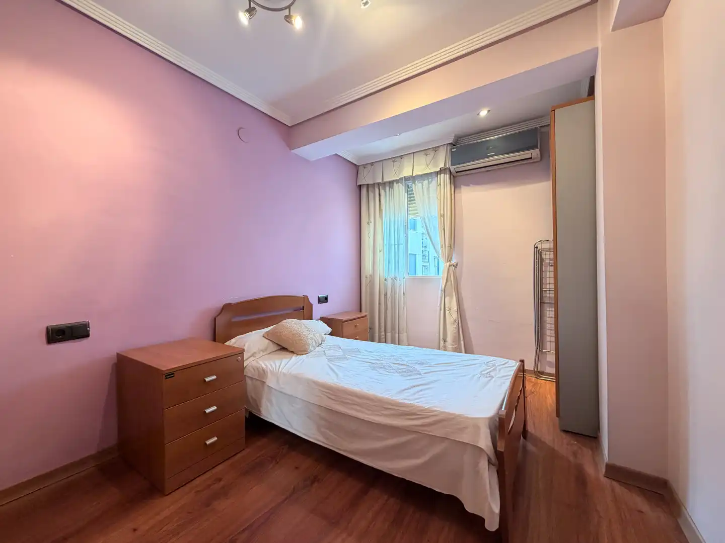 Habitación de Piso en venta en Castellón de la Plana / Castelló de la Plana con Aire acondicionado, Calefacción y Parquet