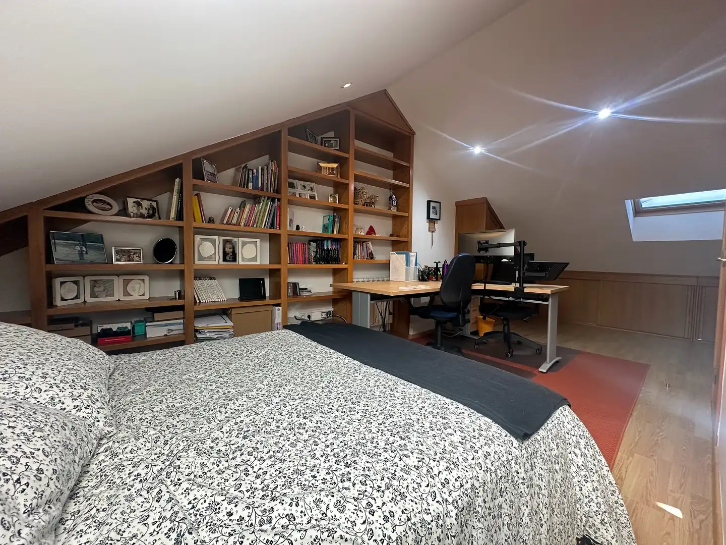 Habitación de Casa o chalet en venta en Santiago de Compostela  con Calefacción, Jardín privado y Parquet