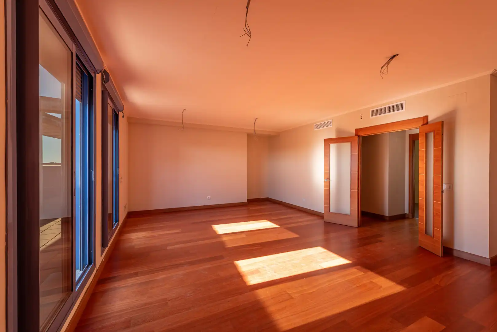 Living room of Attic for sale in Sevilla  with Air Conditioner, Heating and Parquet flooring
