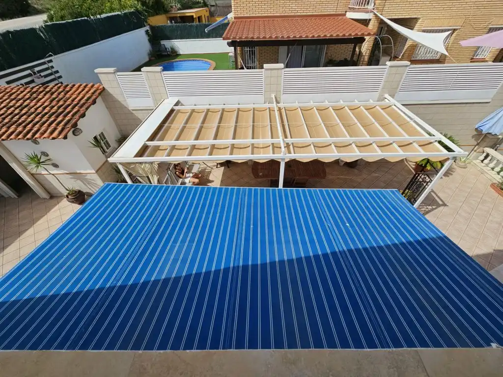 Terrasse von Einfamilien-Reihenhaus zum Verkauf in Calafell mit Klimaanlage, Heizung und Privatgarten