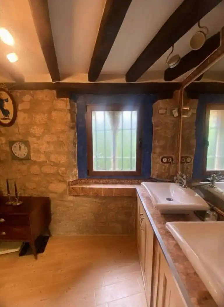 Baño de Casa o chalet en venta en Merindad de Río Ubierna con Jardín privado