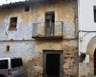 Vista exterior de Finca rústica en venda en Monroyo amb Traster i Balcó