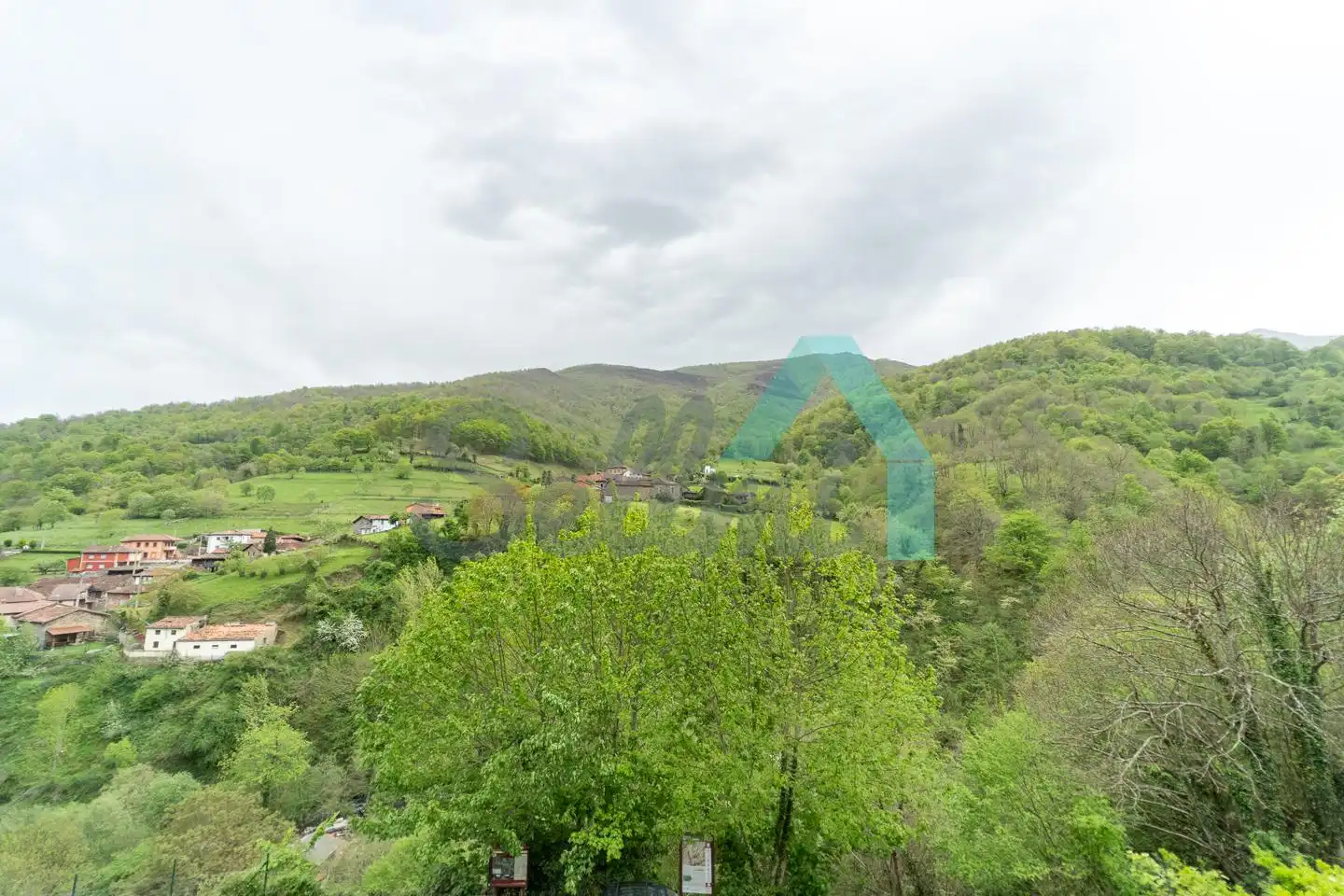 Casa o chalet en venta en Quirós con Calefacción, Jardín privado y Terraza
