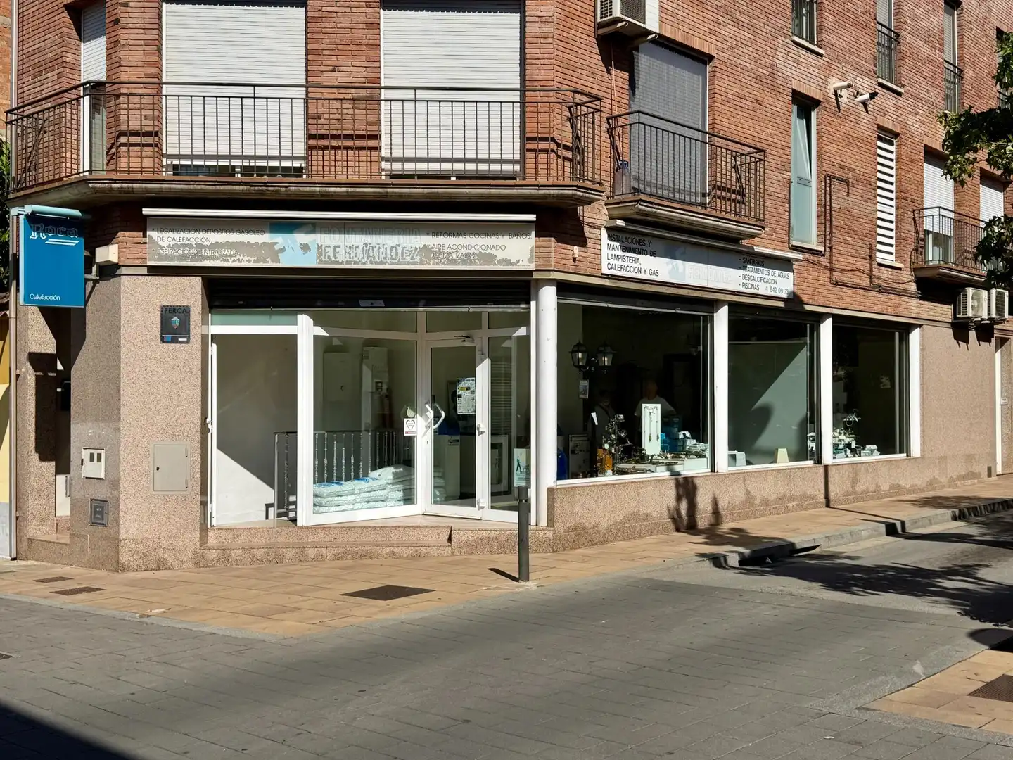 Local comercial en venda a Carrer CATALUNYA 44, imagen 2