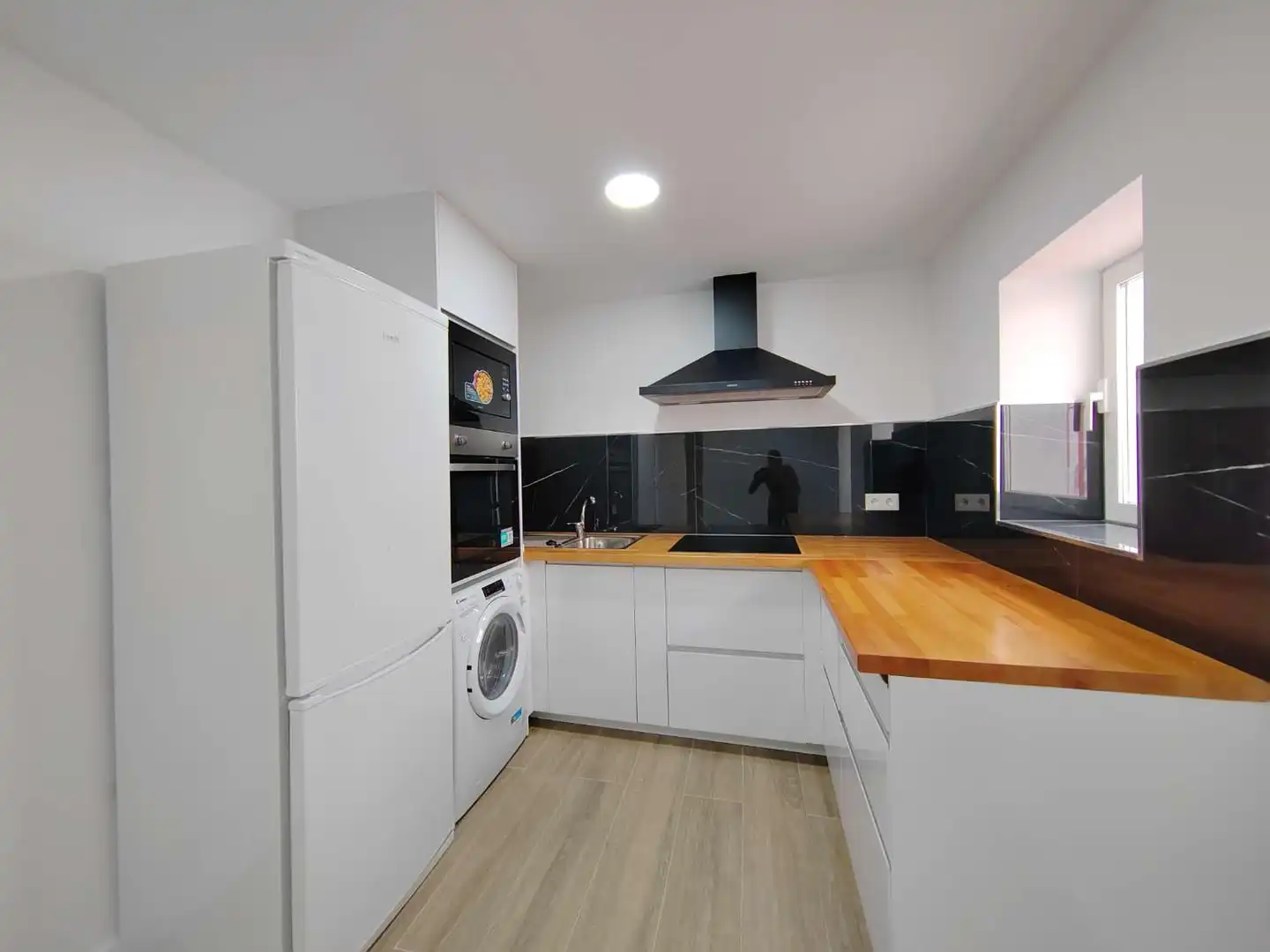 Cocina de Apartamento de alquiler en Sayalonga con Amueblado