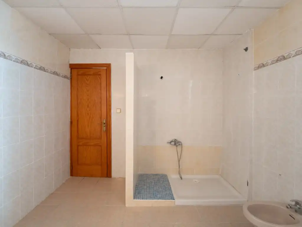 Bathroom of Houses for sale in Moncada