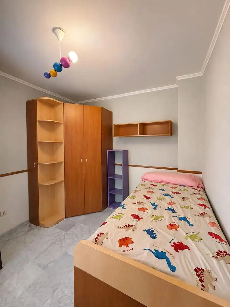 Dormitori de Casa adosada en venda en Alcalá de Guadaira amb Terrassa