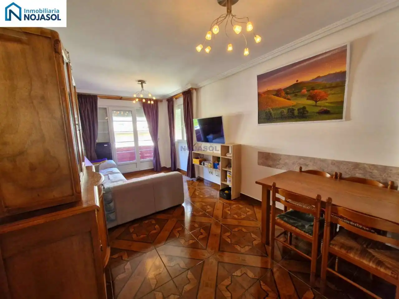 Sala d'estar de Apartament en venda en Castro-Urdiales amb Calefacció, Traster i Moblat