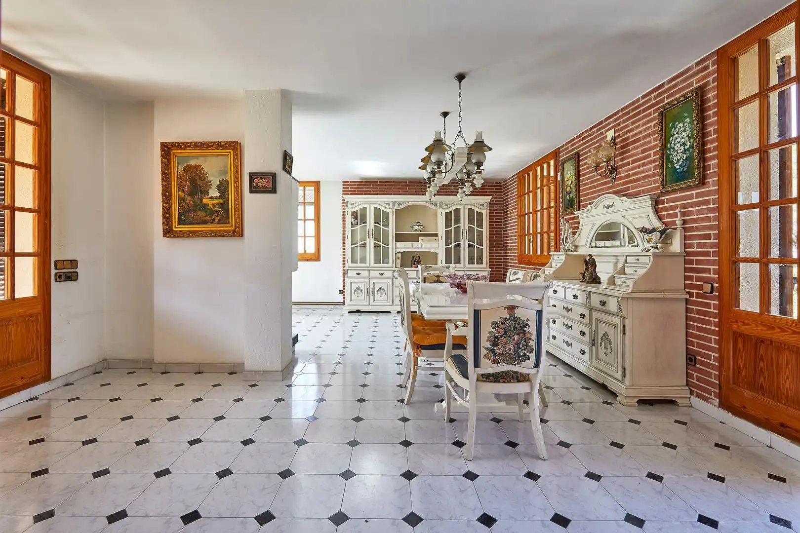 Comedor de Casa o chalet en venta en Sant Fost de Campsentelles con Calefacción, Jardín privado y Terraza