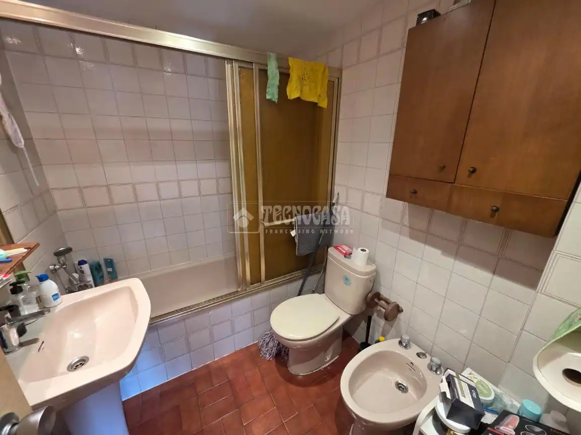 Bathroom of Flat for sale in Zaragoza  with Air Conditioner, Heating and Terrace