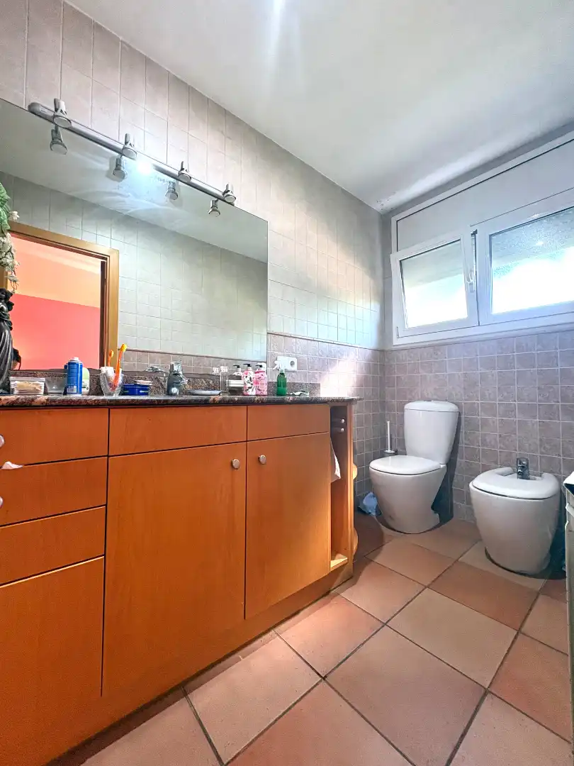 Baño de Casa o chalet en venta en Rubí con Aire acondicionado, Calefacción y Jardín privado