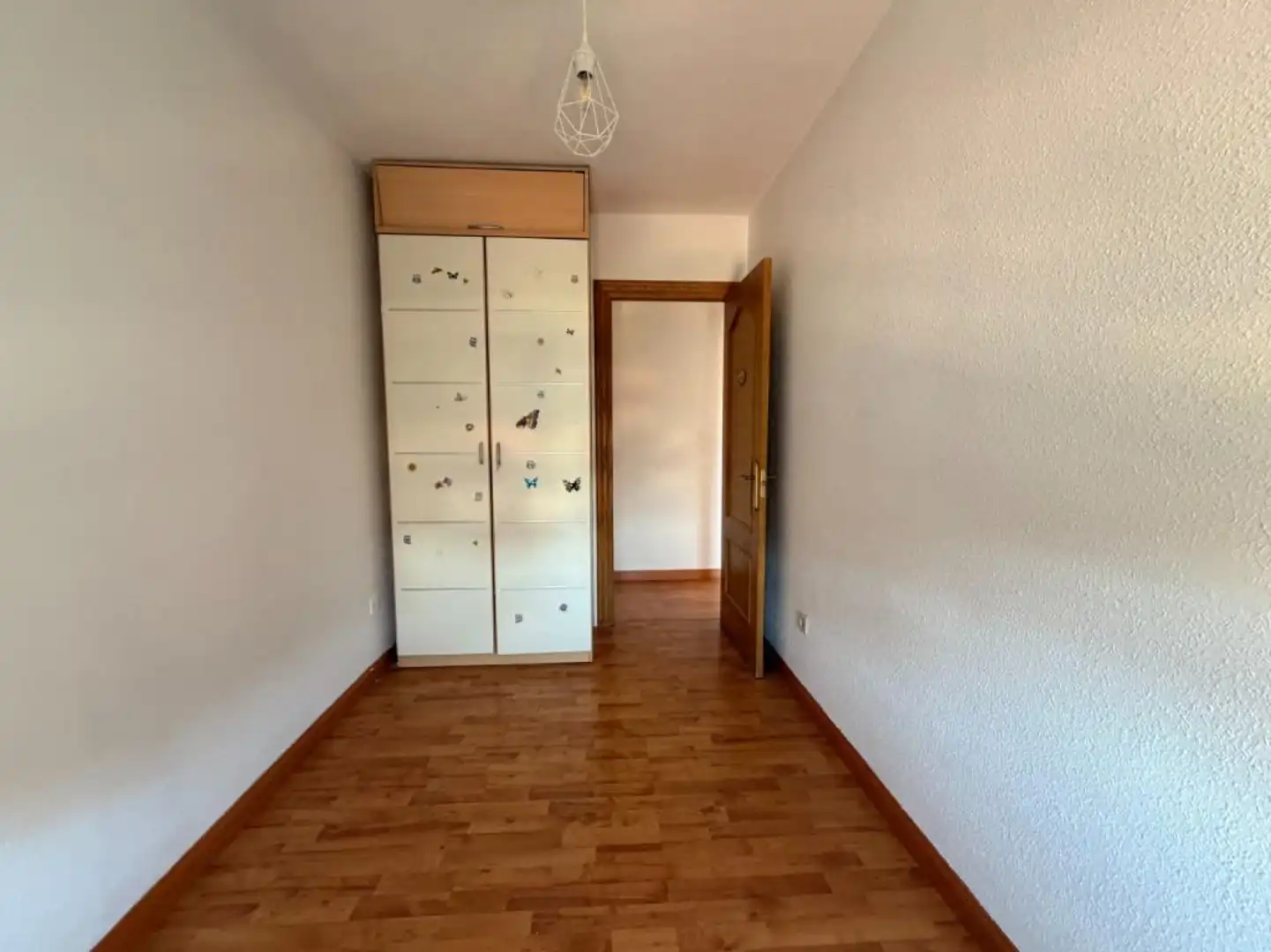 Dormitori de Pis en venda en Torrelavega  amb Calefacció, Jardí privat i Parquet