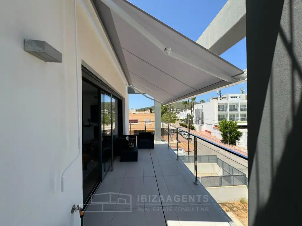 Terraza de Apartamento en venta en Santa Eulària des Riu con Aire acondicionado, Calefacción y Piscina