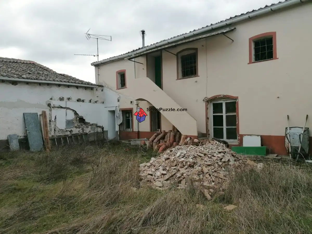 Exterior view of Houses for sale in Bernardos  with Storage room