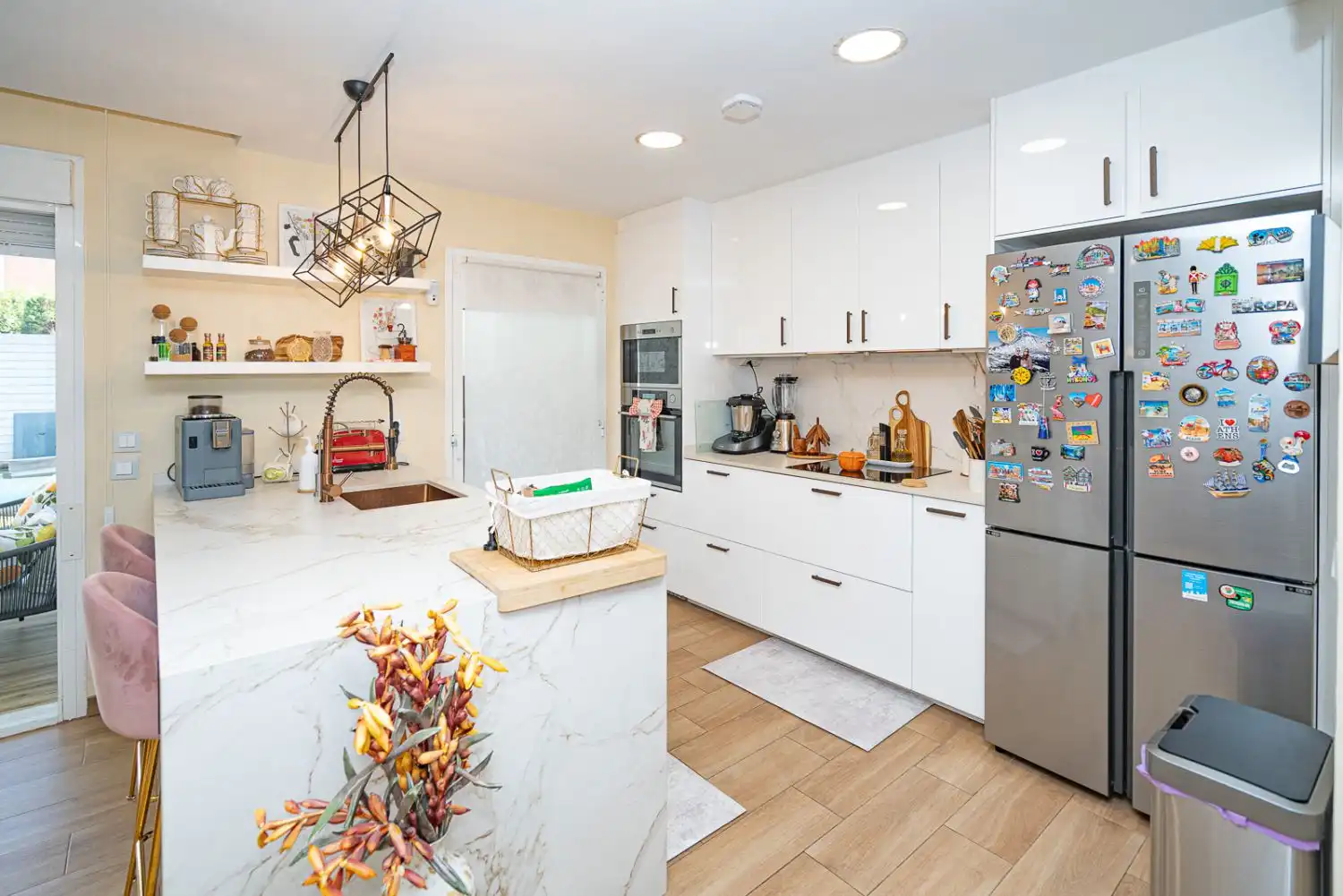 Kitchen of Detached homes for sale in Laguna Park