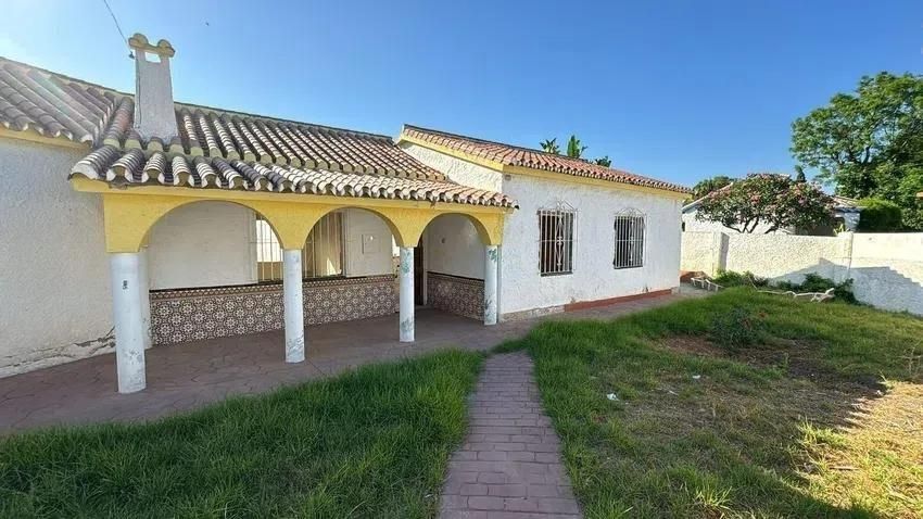 House or chalet for sale in Cortijo de Maza - Finca Monsalvez - El Olivar