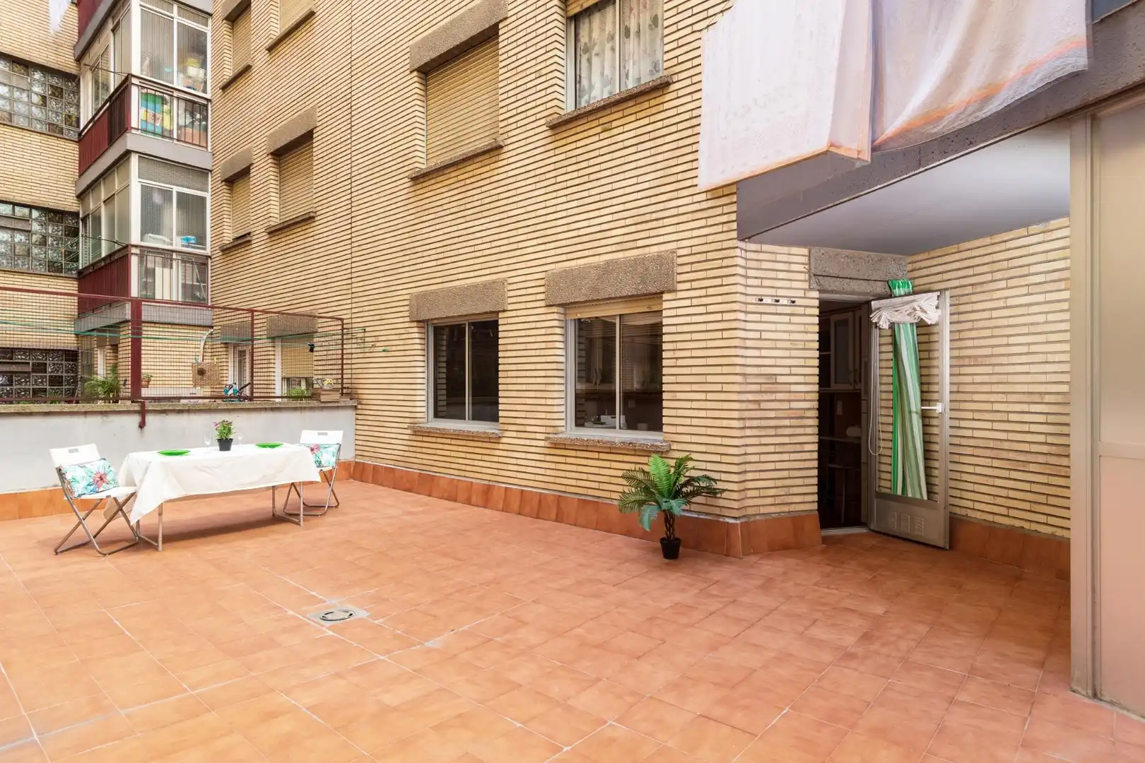Piso en venta en Avenida ALIERTA, CESAREO, 42, Parque Miraflores