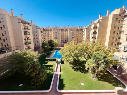 Vista exterior de Pis en venda en Alcalá de Henares amb Aire condicionat