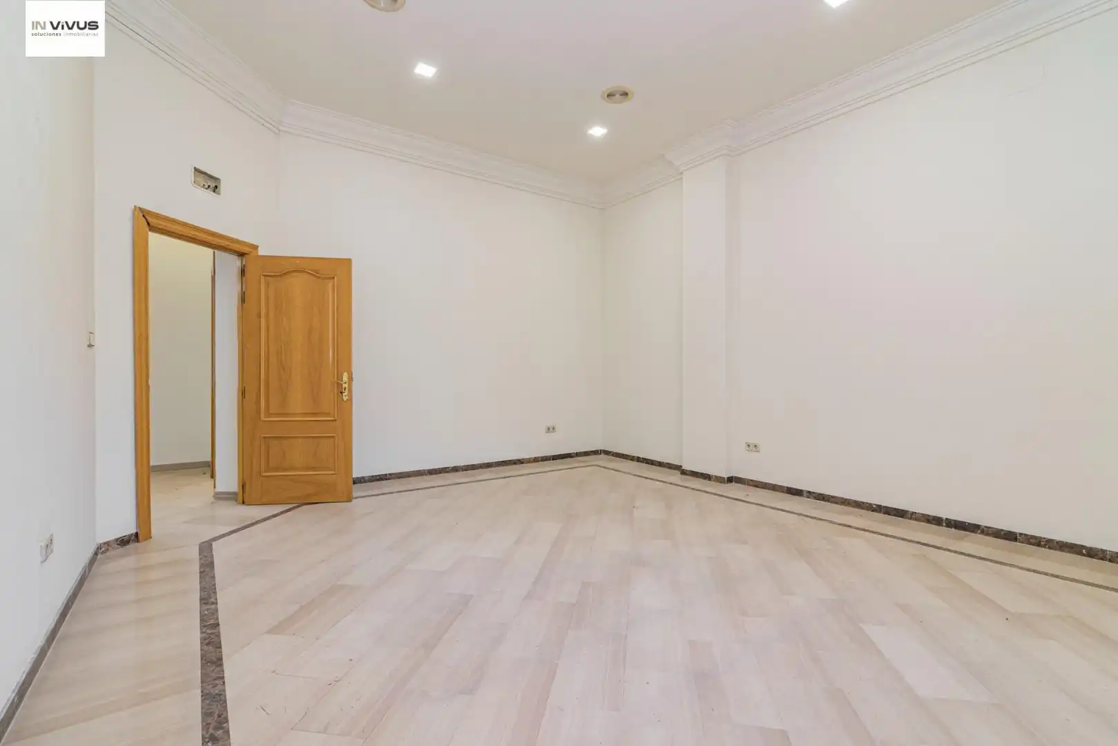 Commercial properties for rent in Granada  with Air Conditioner