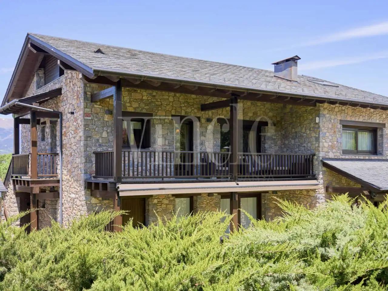 Duplexes for sale in Das