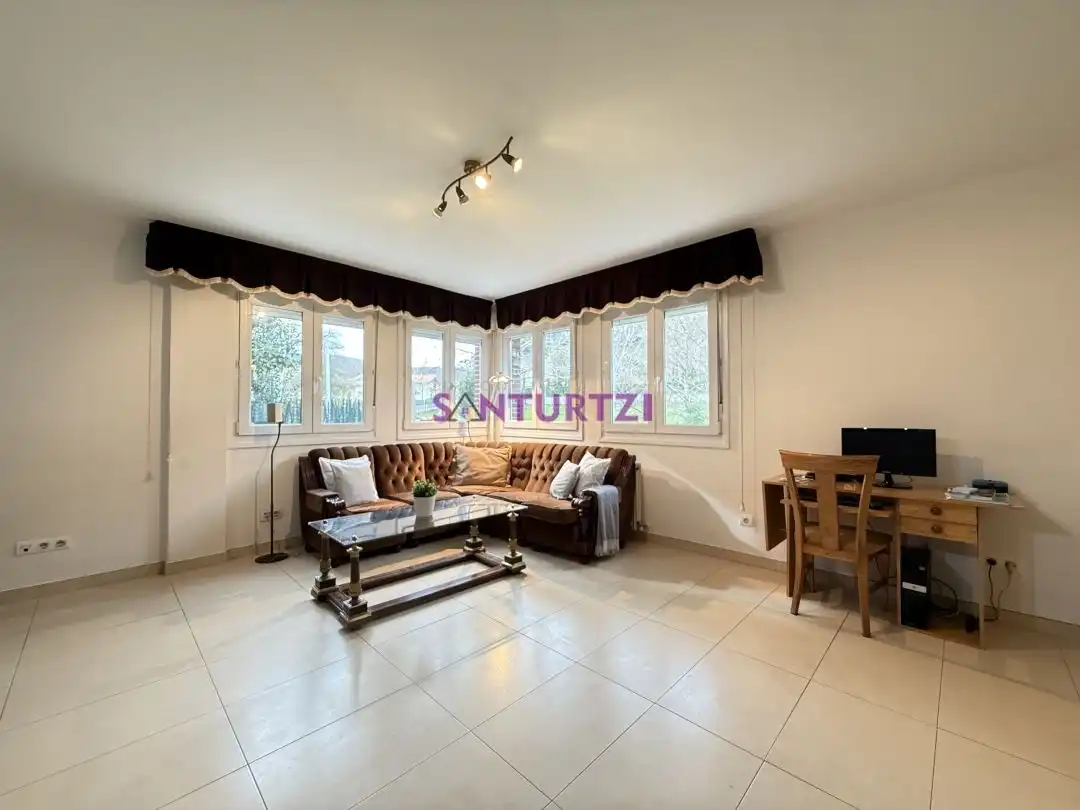 Living room of Detached homes for sale in Castro-Urdiales  with Heating, Terrace and Furnished