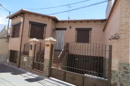 Adossat en venda a Santa Cristina