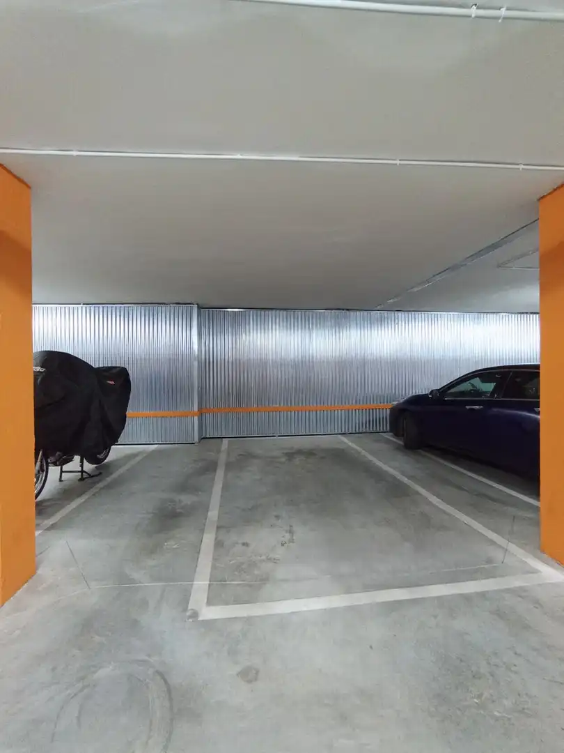 Parkplatz von Dachboden zur Miete in Madrid mit Klimaanlage, Heizung und Terrasse