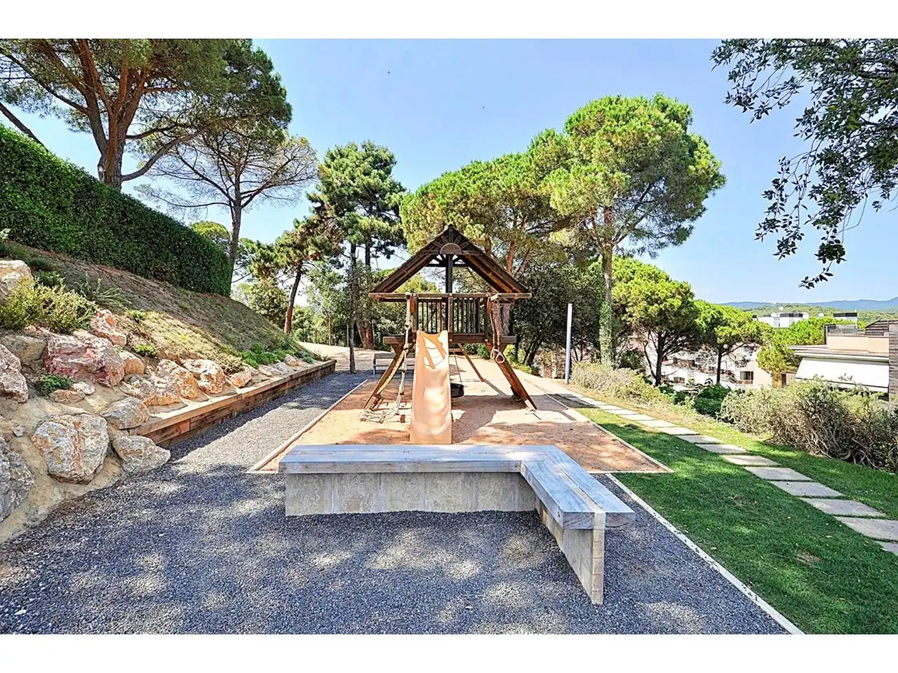 Garten von Wohnung zum Verkauf in Lloret de Mar mit Klimaanlage, Heizung und Privatgarten