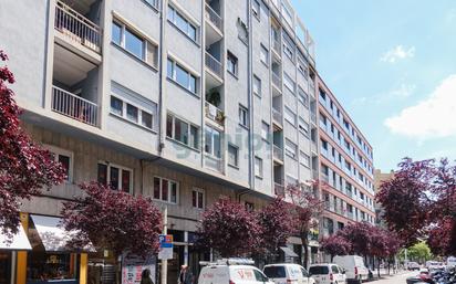Vista exterior de Pis en venda en Girona Capital amb Calefacció