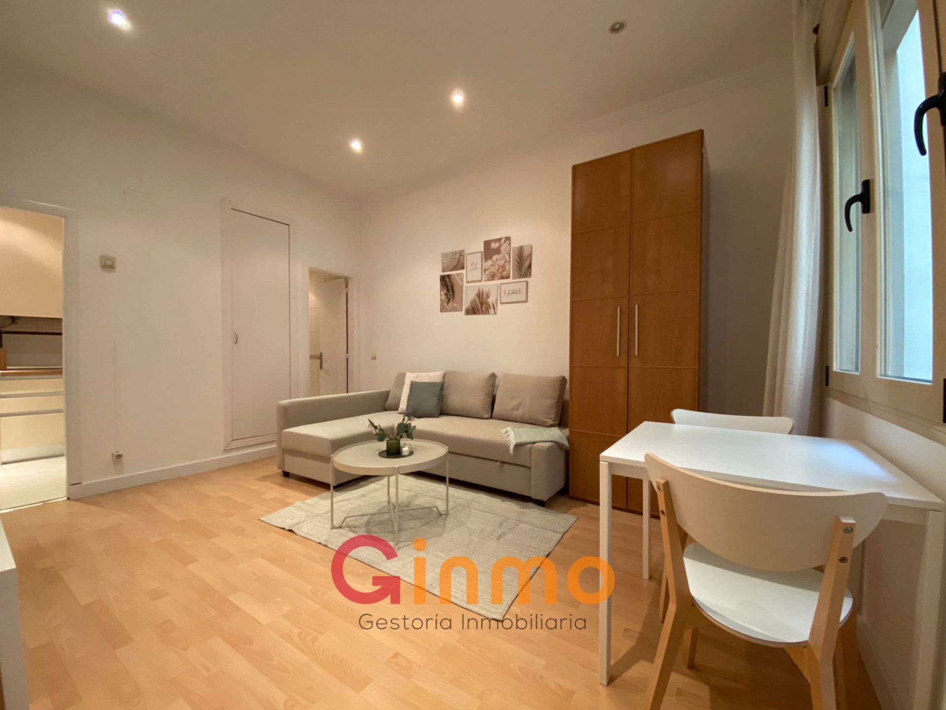 Living room of Study to rent in  Madrid Capital  with Heating, Furnished and Washing machine