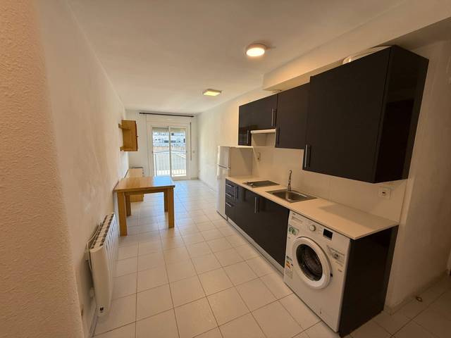 Piso en Alquiler en Riu Freser en Eixample Sud – Migdia