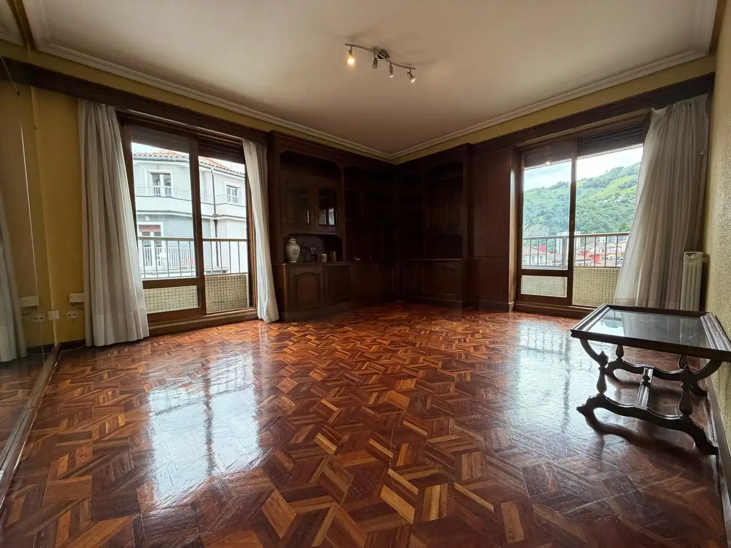 Sala de estar de Piso en venta en Eibar con Calefacción, Amueblado y Alarma