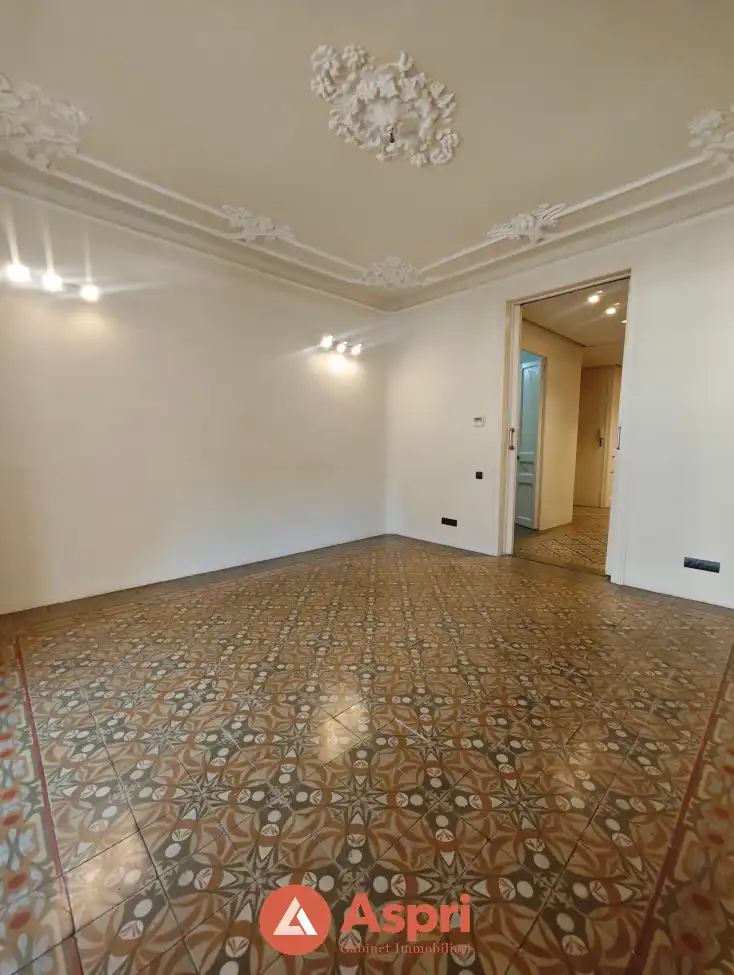 Flat for rent in Barcelona  with Air Conditioner, Private garden and Terrace