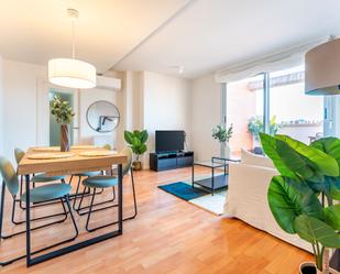 Living room of Attic to rent in  Madrid Capital  with Air Conditioner, Heating and Parquet flooring